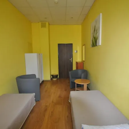Hostel Schronisko Młodzieżowe Oleandry *