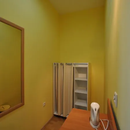 Hostel Schronisko Młodzieżowe Oleandry *