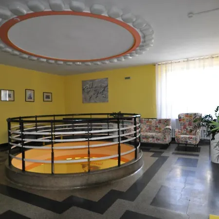 Schronisko Mlodziezowe Oleandry *