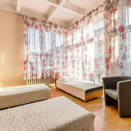 Schronisko Młodzieżowe Oleandry Hostel *